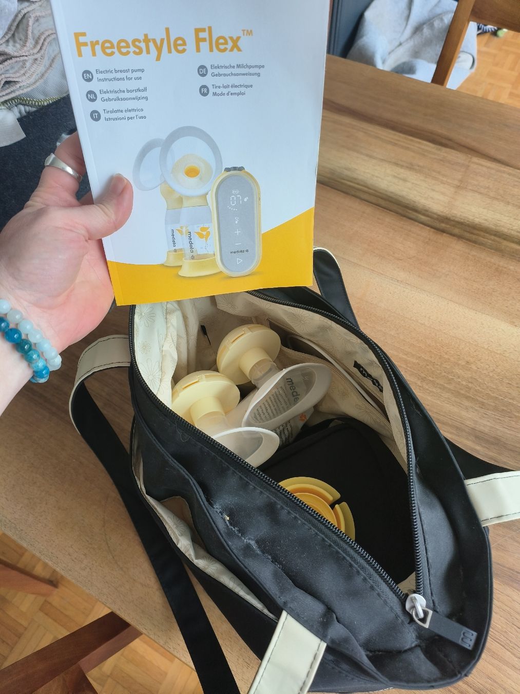 Medela Stillzubehör: Milchpumpe von Medela – Gebraucht aus Basel von mirroness
