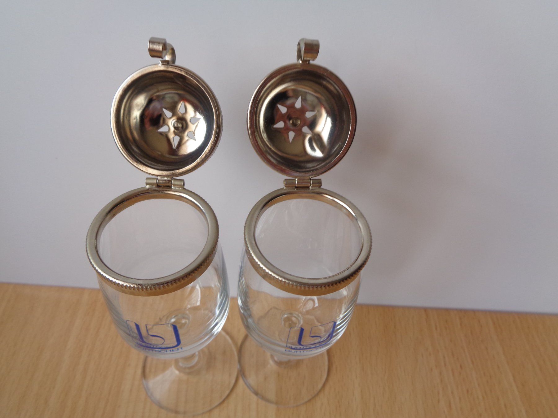 Bicchieri: 2 APPENZELLER-ALPENBITTER SCHNAPSGLÄSER LINDAUERLI DECKEL – Usato da Henggart venduto da linda666 2