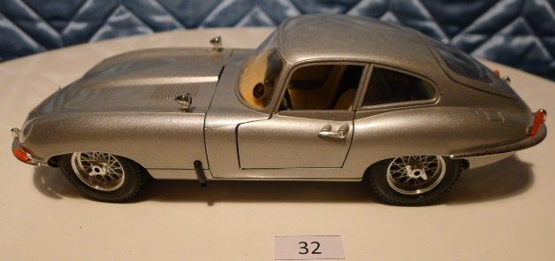 Jaguar Modellini d'auto: Jaguar E-Type Coupe Modellauto, silber, neuwertig – Nuovo (secondo la descrizione) da Steffisburg venduto da Gswiss 1