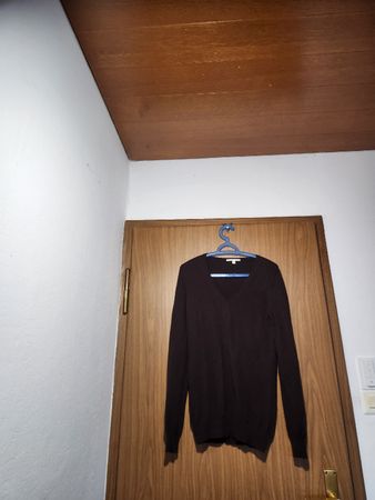 Pull Uniqlo 100% cachemire marron col V taille M