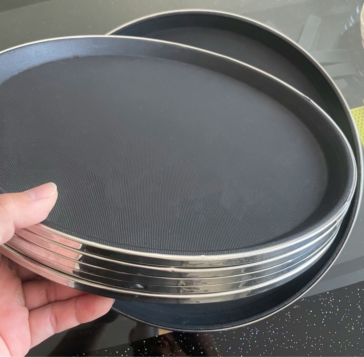 Piatti di portata: Antirutsch-Tablett 36cm und 41cm – Usato da Volketswil venduto da Willis_Autoteile