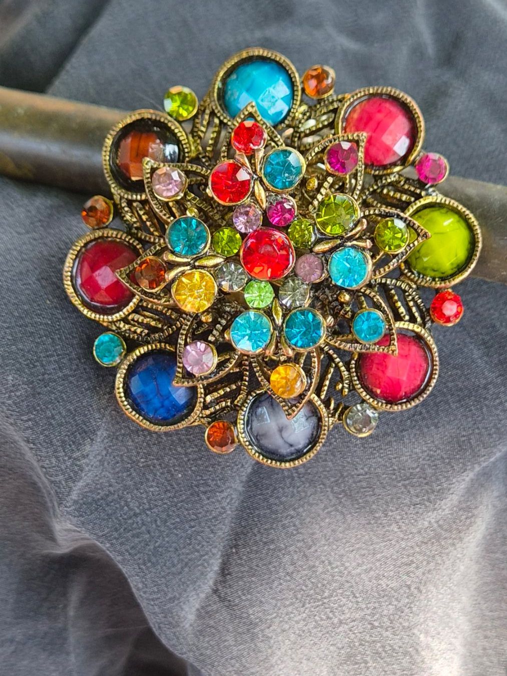 Anelli: Modisches Floral Ring mit Glas-Steine, elastisch,  S bis L – Nuovo (secondo la descrizione) da Münchenbuchsee venduto da babilibern 1