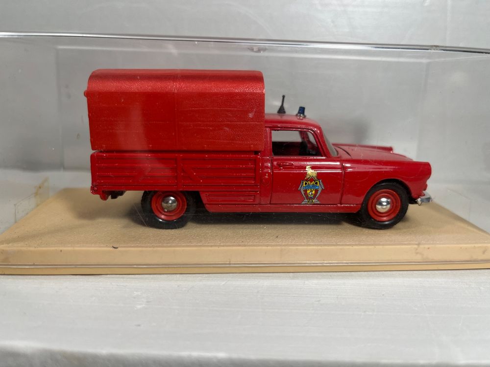 ELIGOR PEUGEOT 404 PICK-UP BACHÉ 1964 1:43