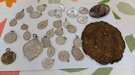 Piccola collezione medagliette religiose