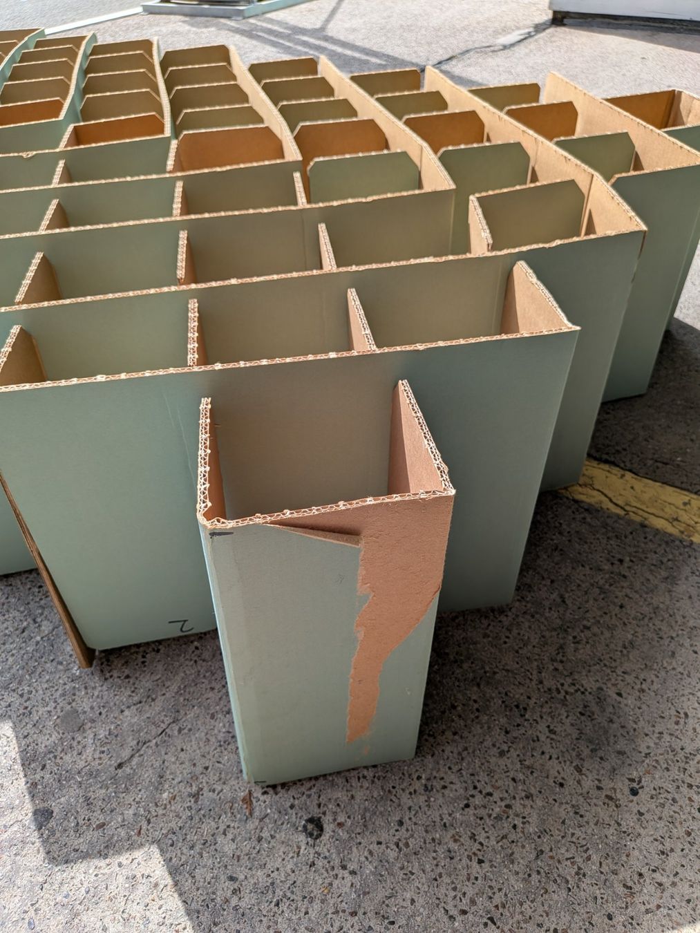 Letti: Karton Bett Riab. roominabox – Usato da Emmen venduto da magelan 1
