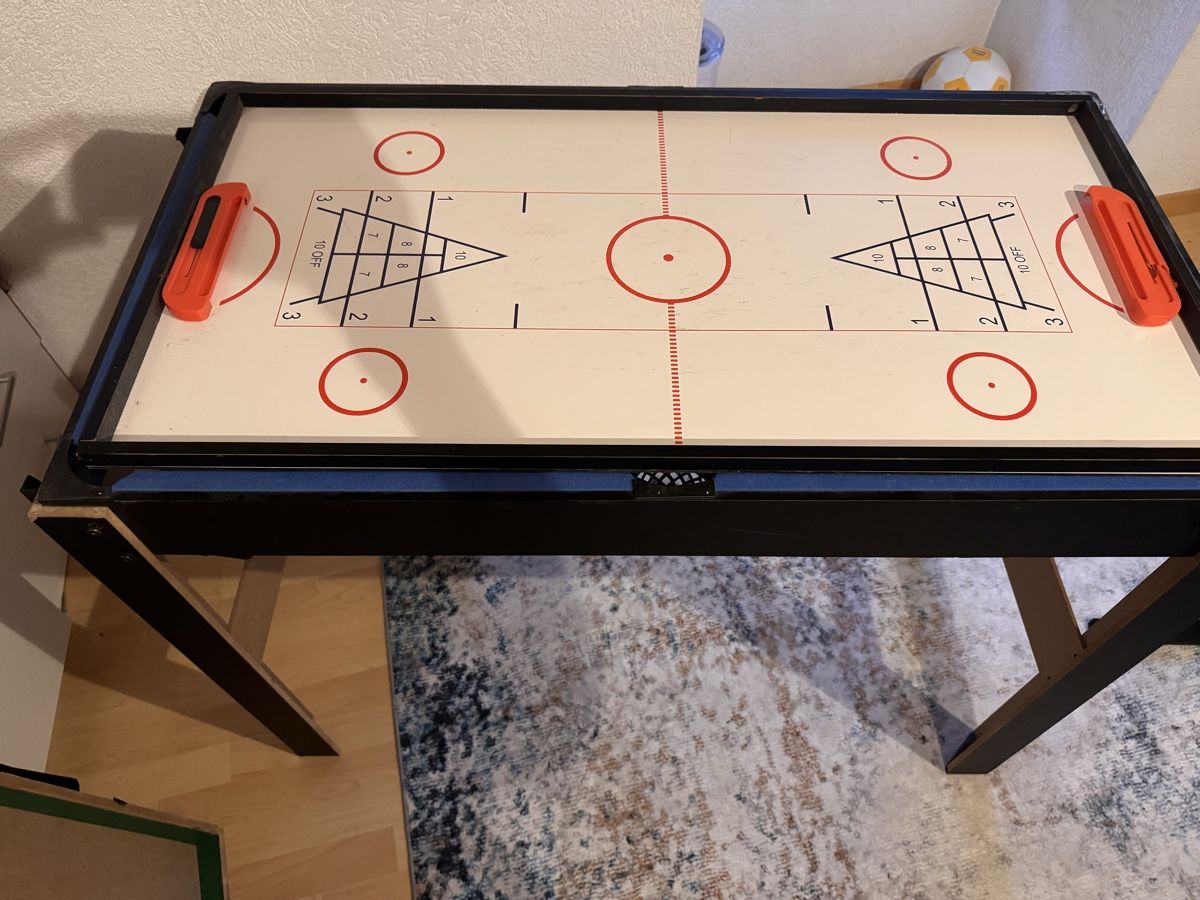 Jouets: Tischfussball – D'occasion à Erstfeld par Iryna_Vol