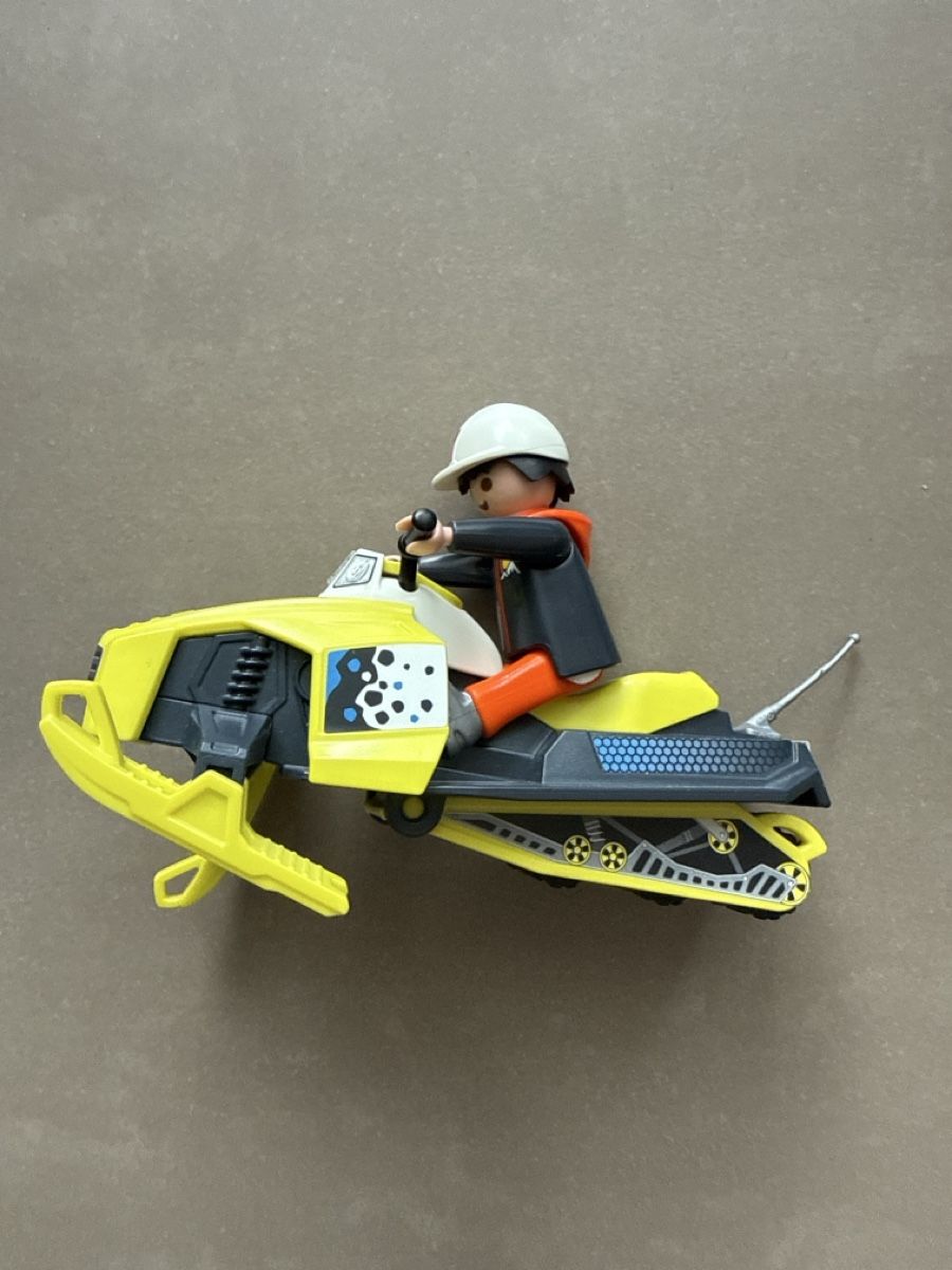 Playmobil Giocattoli: Playmobil Winter Snowmobile mit Figur – Usato da Schwerzenbach venduto da Chris1