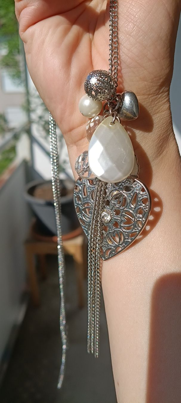 Ciondoli: Stylish Silver Heart Statement Necklace, Summer Bling! – Nuovo (secondo la descrizione) da Zürich venduto da cat_9cvz 2