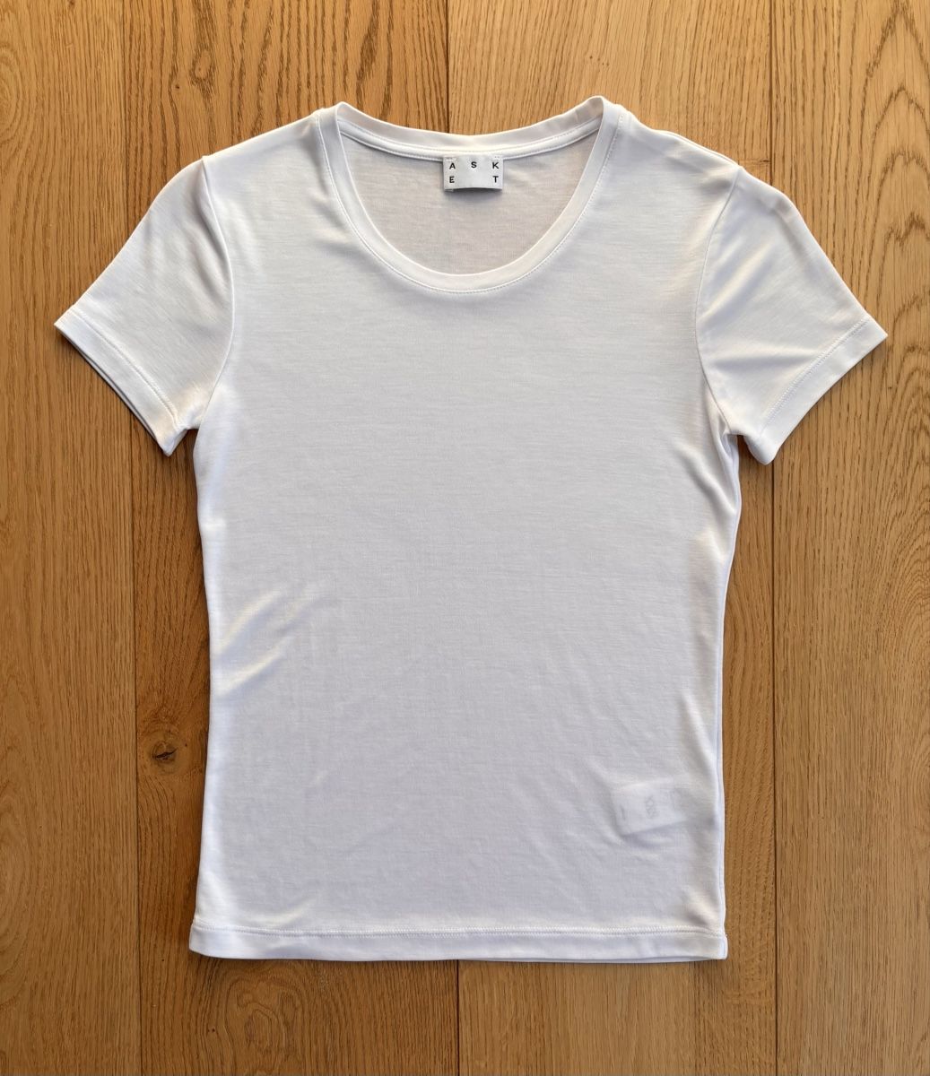 T-shirt: ASKET t-shirt – Nuovo (secondo la descrizione) da Kilchberg ZH venduto da ben_pc68