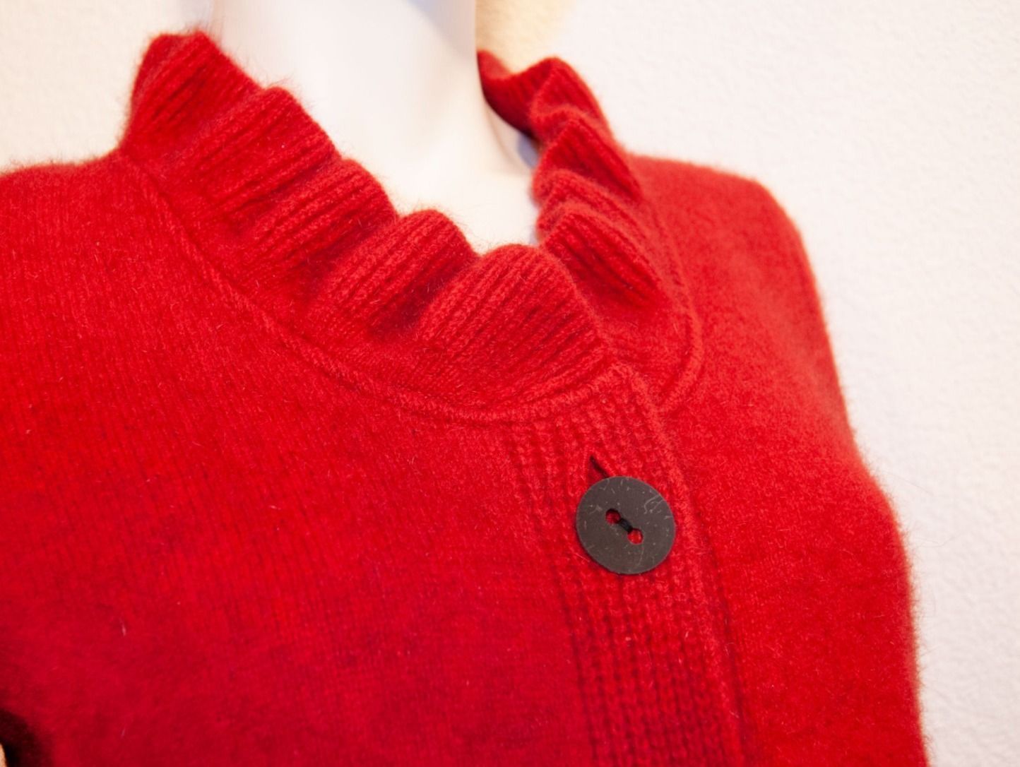 Giacche: Possum Damen Jacke mit Rüschen M rot – Nuovo e nell'imballaggio originale da Zollikofen venduto da marys-choice 1