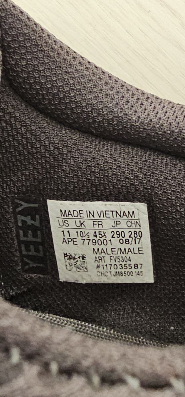 Adidas Scarpe da uomo: adidas Yeezy Boost 700 – Usato da Aadorf venduto da Uranus66 3