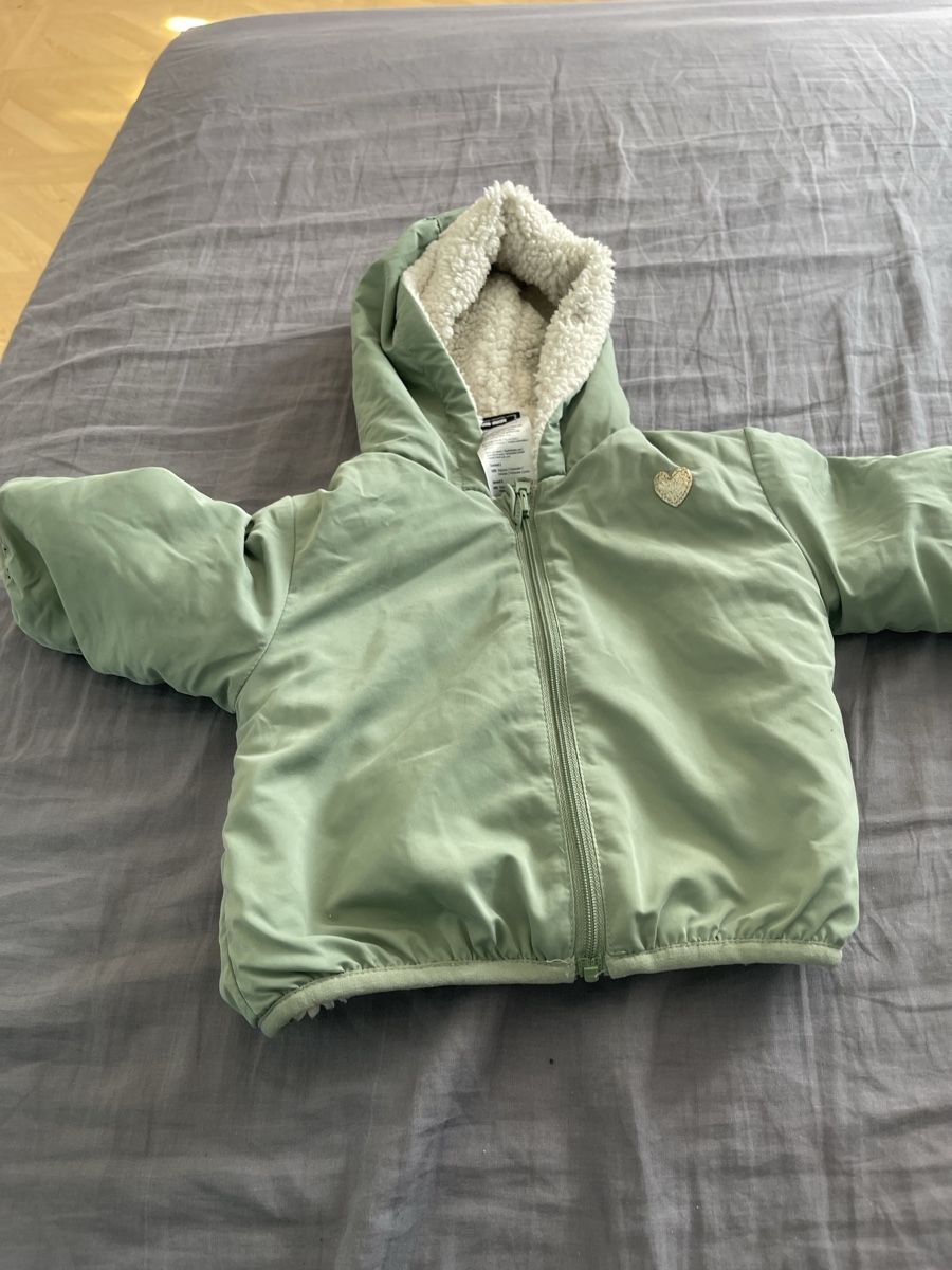 Kleiderpakete & -sets: Lot de 46 vêtements taille 6 mois – Gebraucht aus Boncourt von sev_r66z