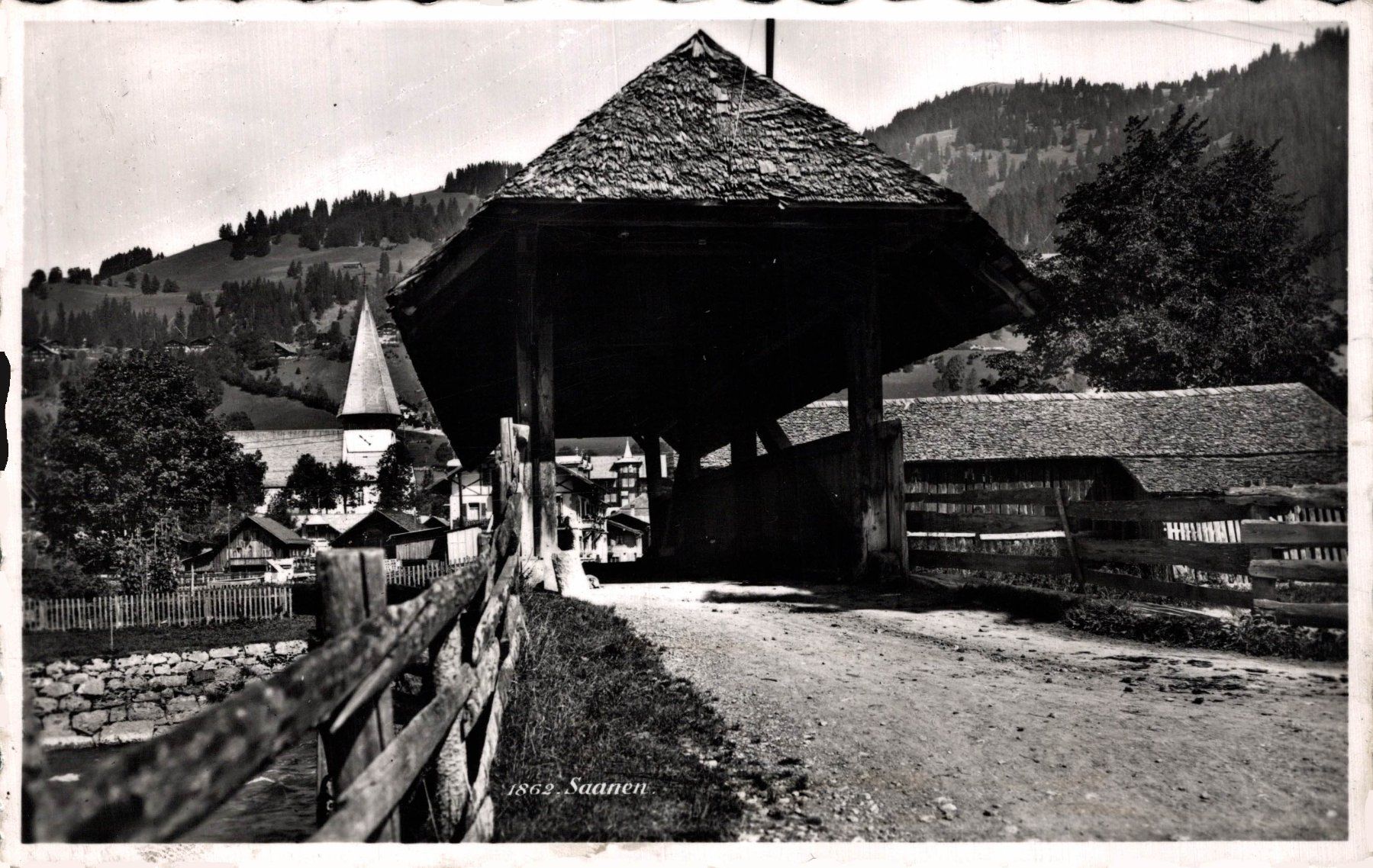 Ansichtskarten: Saanen. Gedeckte Holzbrücke – Gebraucht aus Bronschhofen von Astore