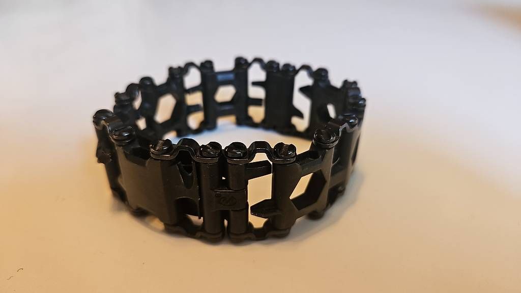Bracciali & Braccialetti: Leatherman Tread Schwarz Multitool Armband – Usato da Riehen venduto da nitrammangold 3