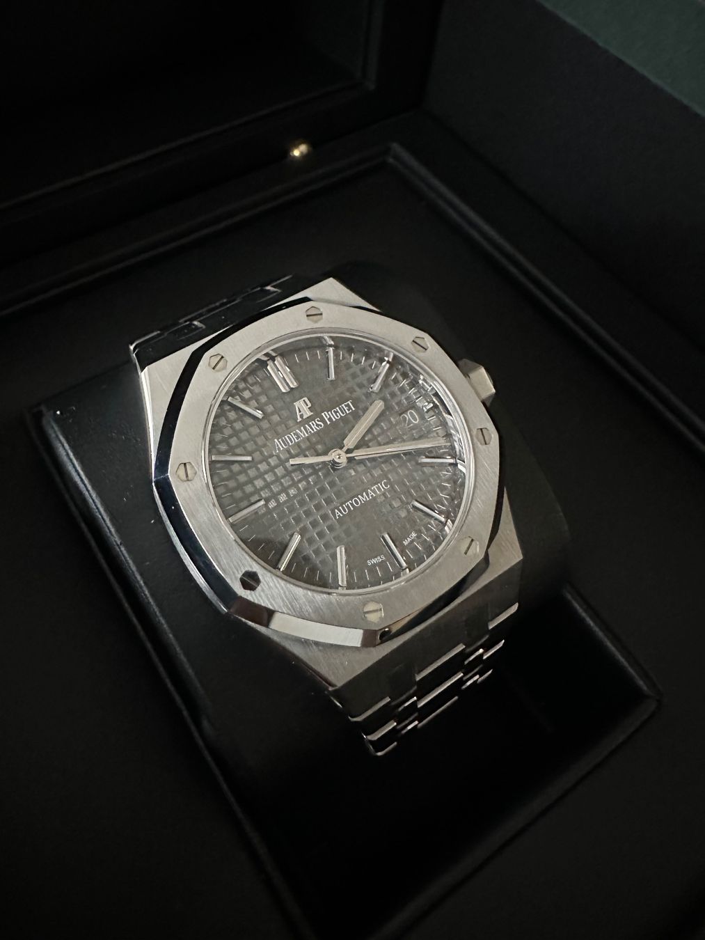 Audemars Piguet Orologi: Audemars Piguet Royal Oak - Ref. 15450st – Usato da Genève venduto da SovereignWatch 3