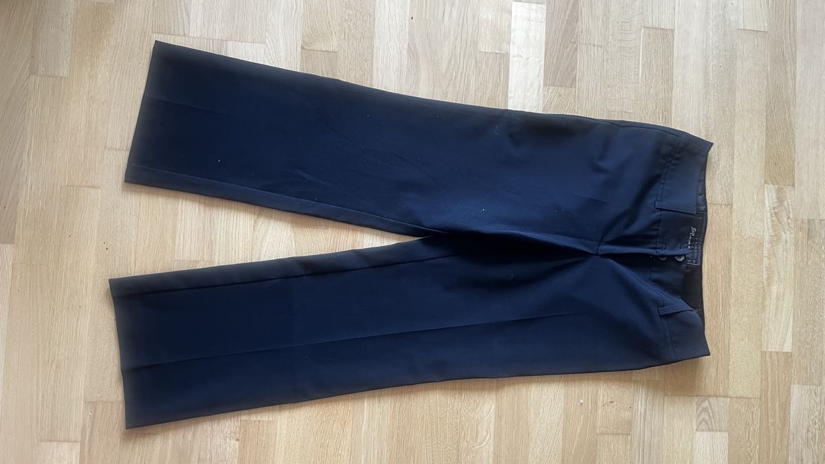 Pantaloni: Stoffhosen schwarz grösse M – Usato da Bern venduto da LaraTouvet