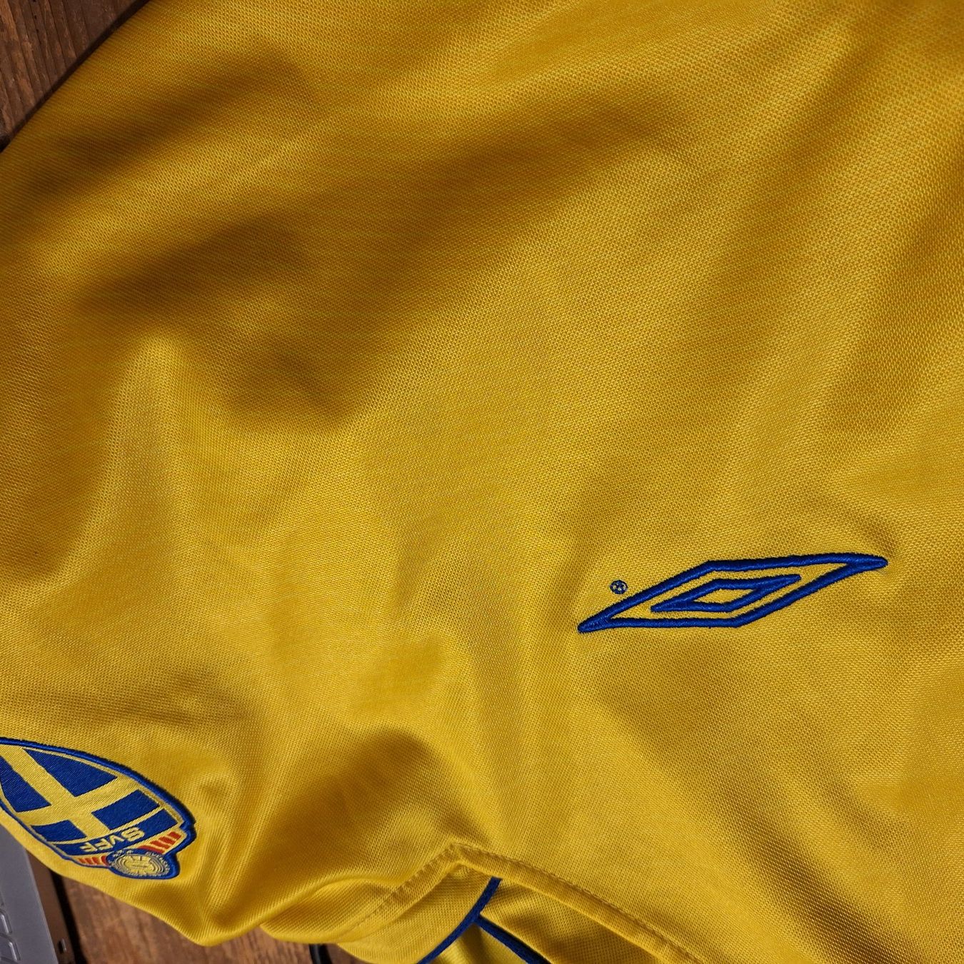 Leibchen & Hosen: Umbro Sweden Mannschafft 2003 – Gebraucht aus Bellinzona von LA-ropa-de-Juan 9