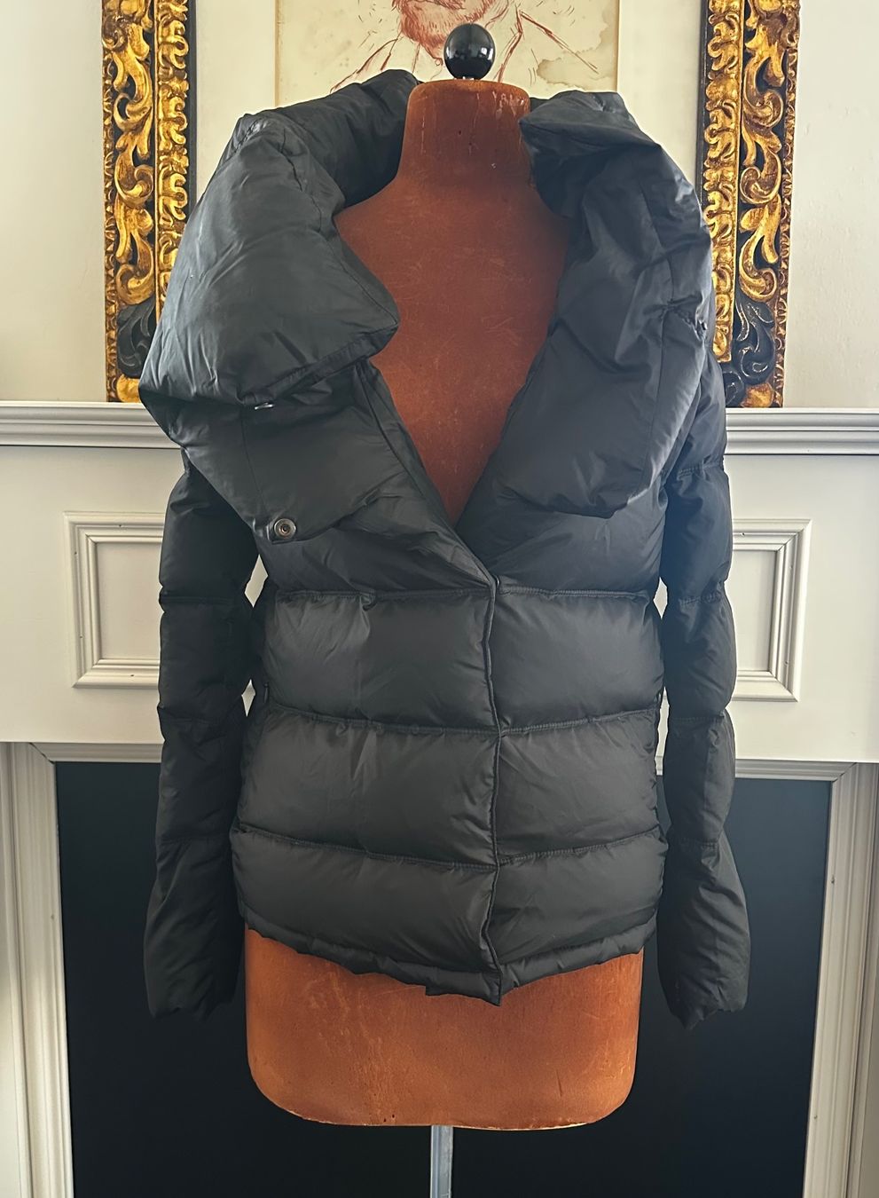 Givenchy Giacche: Givenchy Daunenjacke Damen 36 – Usato da Liestal venduto da Ballybs 1