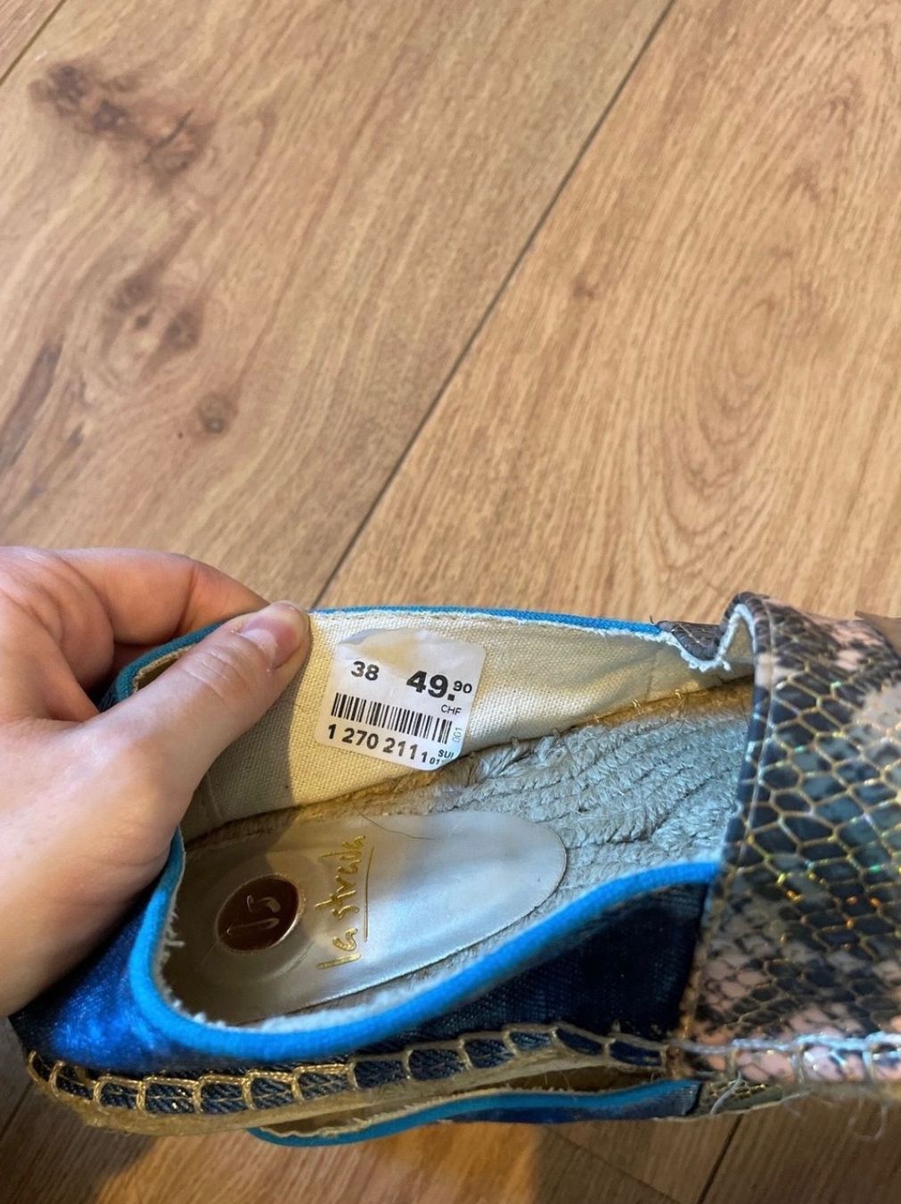 Chaussures femmes: Sommer Espadrilles Gr. 38 mit Schlangenmuster – D'occasion à Visp par alekat0155 4