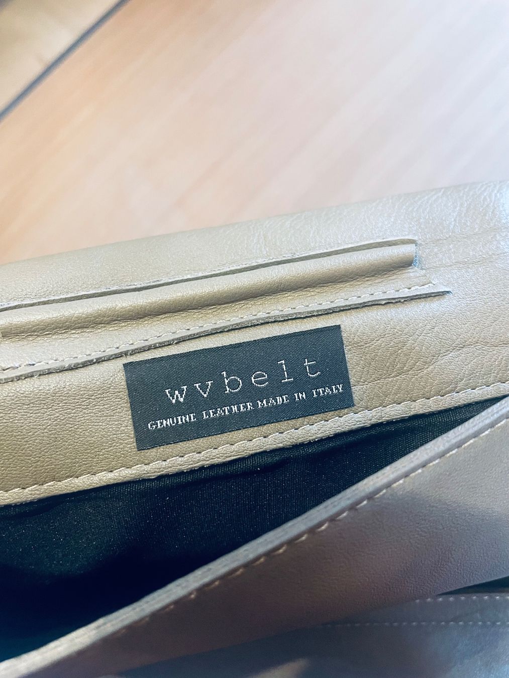 Borse: Graue Leder Clutch von wvbelt / Ipad Grösse – Usato da Zürich venduto da Chr_81 4