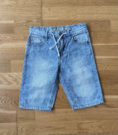 Coole Jeans Shorts, Gr. 122, Top Zustand!