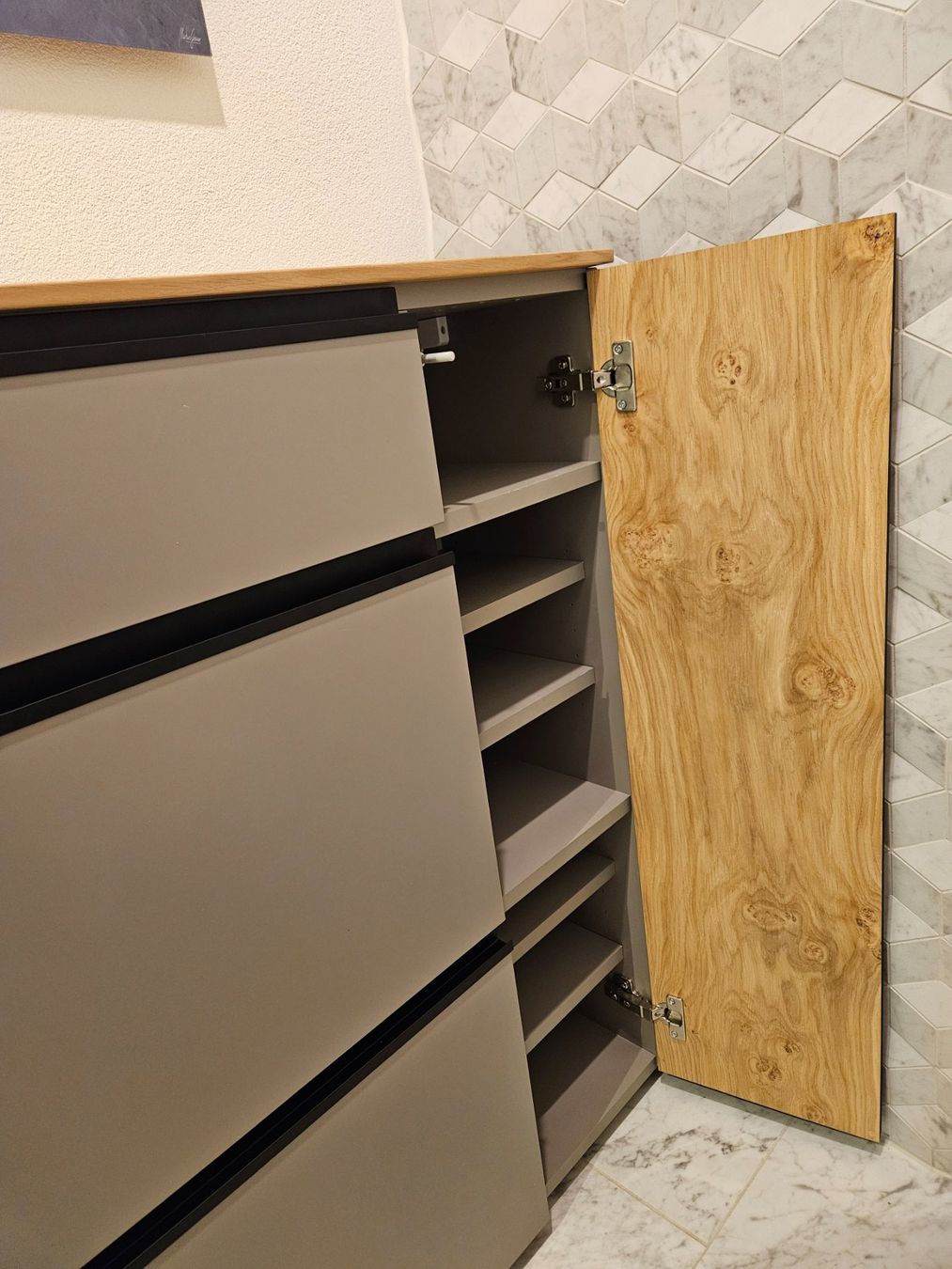 Kommoden: Sideboard / Korpus – Gebraucht aus Holderbank AG von Gute-Artikel 5