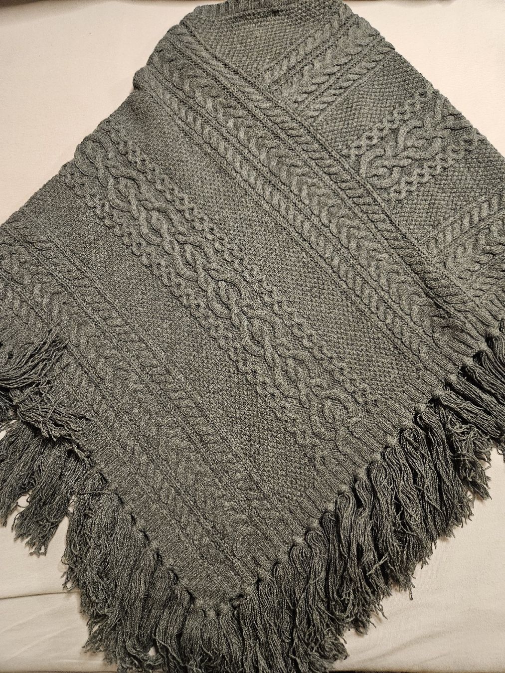 Ralph Lauren Altro in Moda donna: Strickponcho Ralph Lauren – Usato da St. Gallen venduto da Rebiili 3