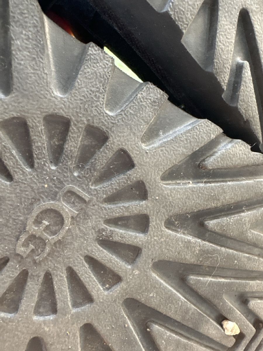 Scarpe da uomo: UGG Sandalen Schwarz in Grösse 39 – Nuovo (secondo la descrizione) da Basel venduto da zur_7jmw 2