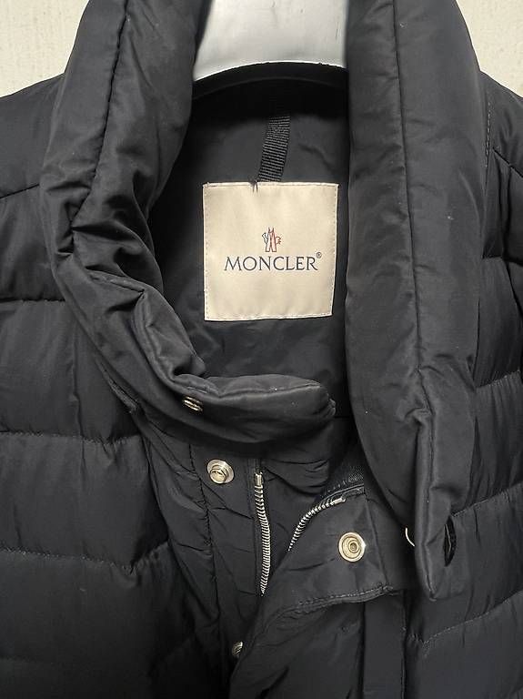 Moncler Giacche: Moncler, leichte Daunenjacke – Usato da Chur venduto da sonicservice 2