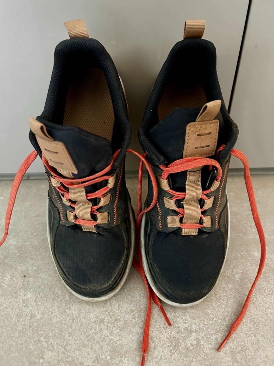 Decathlon Scarpe da uomo: Trekking Schuhe, Gr. 35 – Usato da Oberrüti venduto da Important