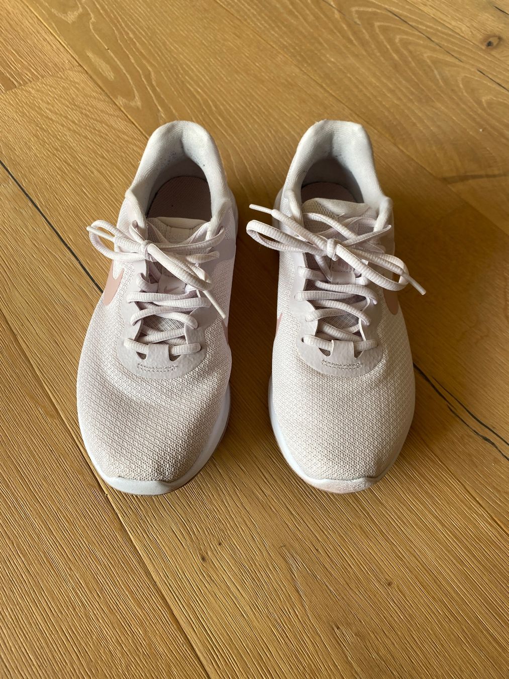 Nike Damenschuhe: Baskets NIKE rose pâle – Gebraucht aus Rossemaison von Bird19 1
