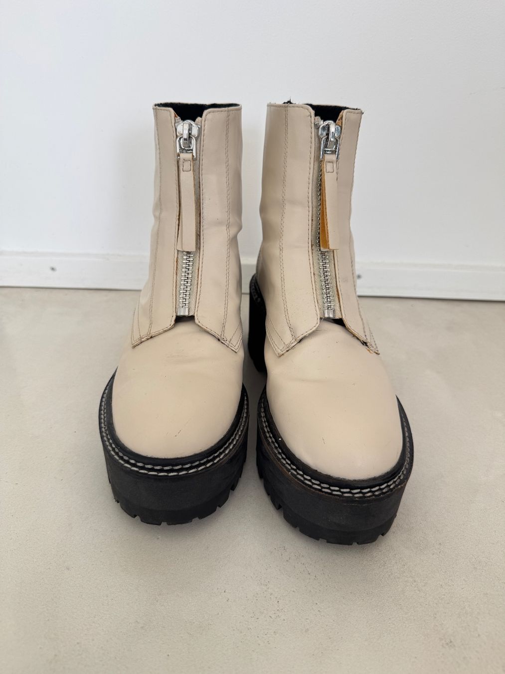 H&M Scarpe da donna: Bottines crème talons compensés – Usato da giffers venduto da sev_c9x9