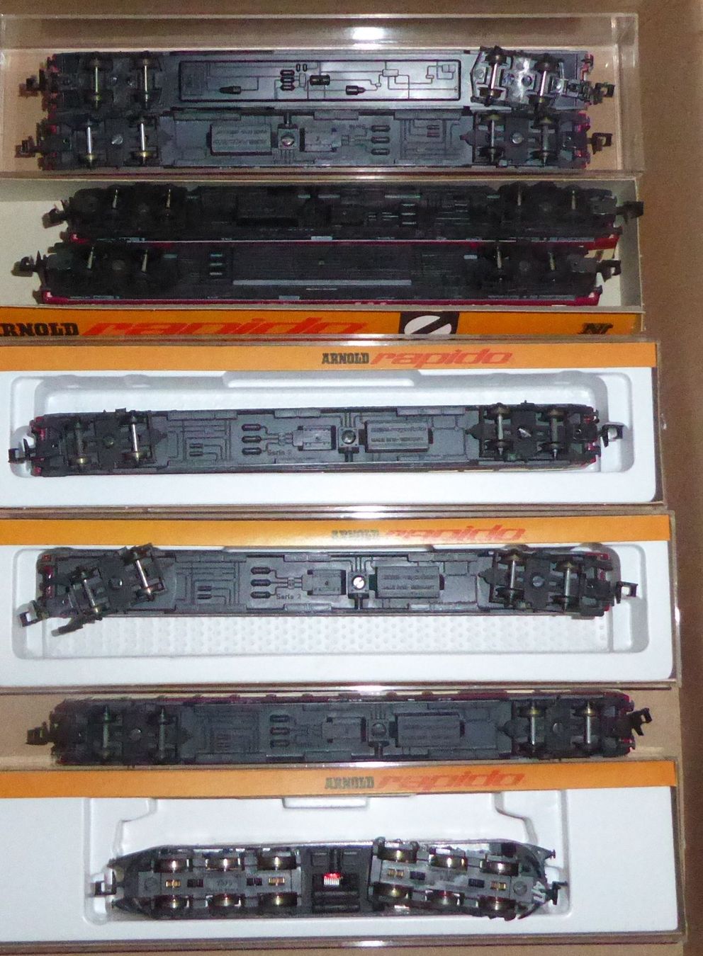 Arnold Modelleisenbahnen: Arnold Spur N DB TEE Zug Set 8-teilig – Gebraucht aus Uetikon am See von auktio 1