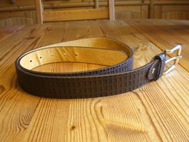 schöner, dekorativer Leder Gürtel, Grösse 120 cm, braun, neu