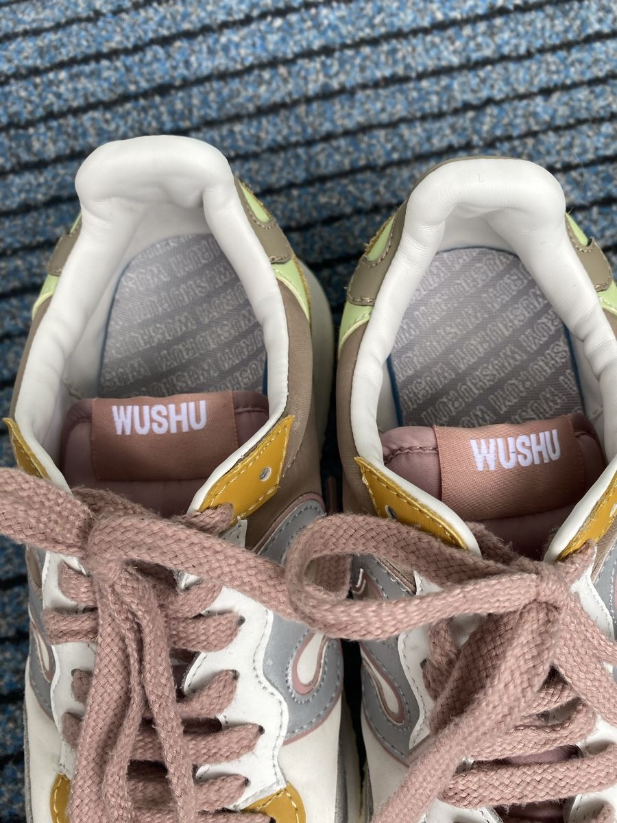 Scarpe da donna: Wushu Sneakers Gr. 37 – Usato da Jegenstorf venduto da fossi65 5