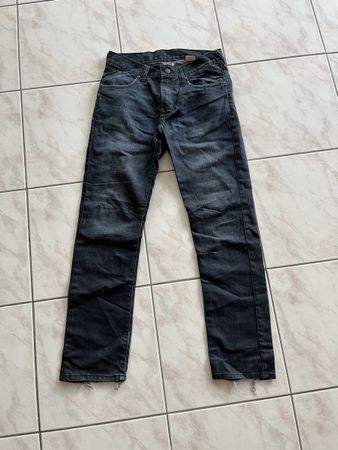 Jeans taille 164cm ou 13-14 ans en bon état