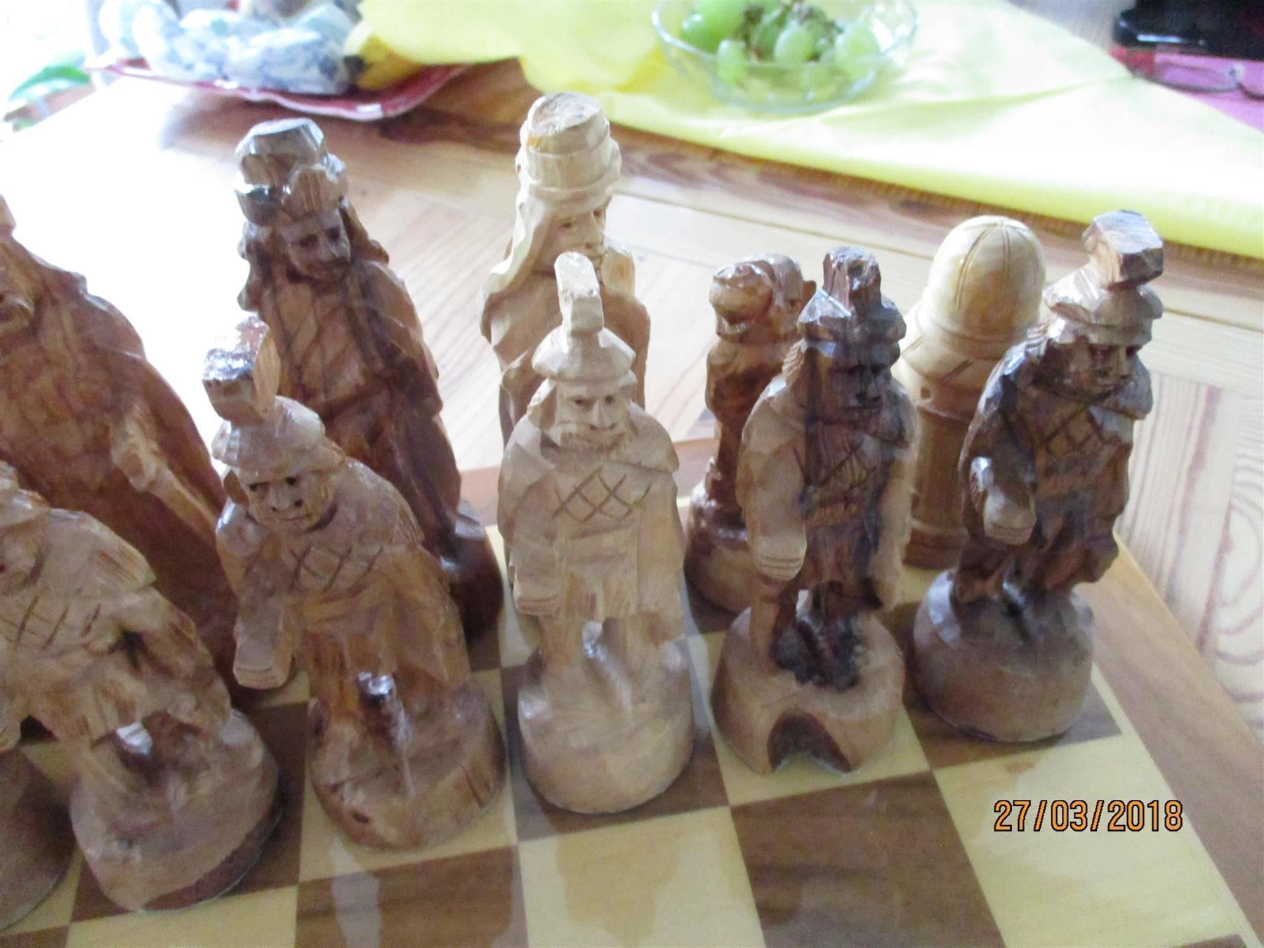 Giochi: Handgeschnitzte Schach Figuren – Usato da Liestal venduto da Disc-Point 5