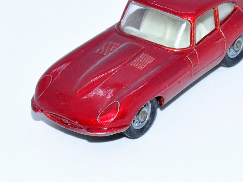 Matchbox Modellini d'auto: Matchbox Lesney JAGUAR E-TYPE No. 32B – Usato da Zufikon venduto da MatchboxCorner 3
