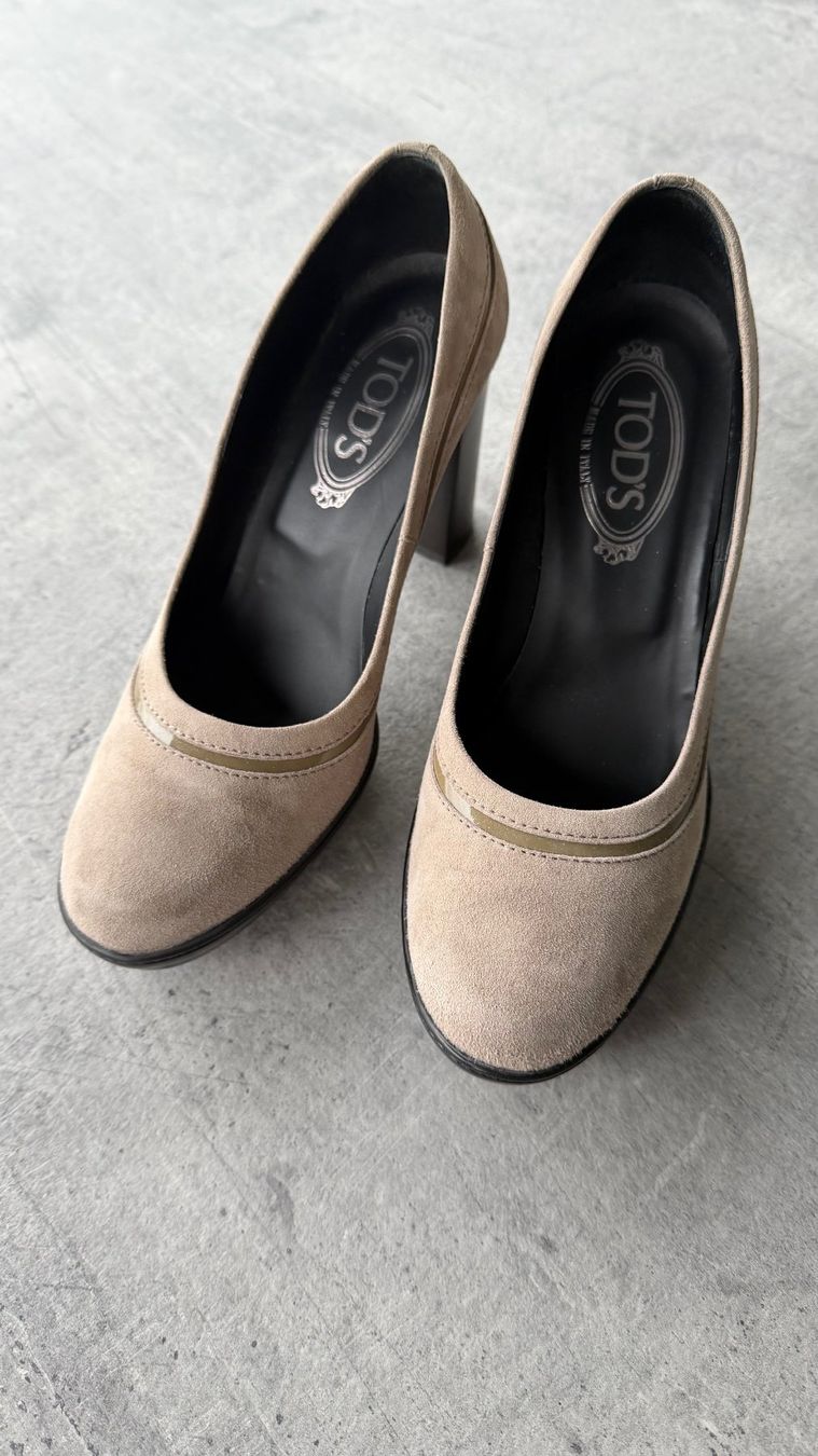 Tod'S Scarpe da donna: TOD'S Pumps Wildleder hellgrau Grösse 39 – Nuovo (secondo la descrizione) da Steinhausen venduto da Thisplacer