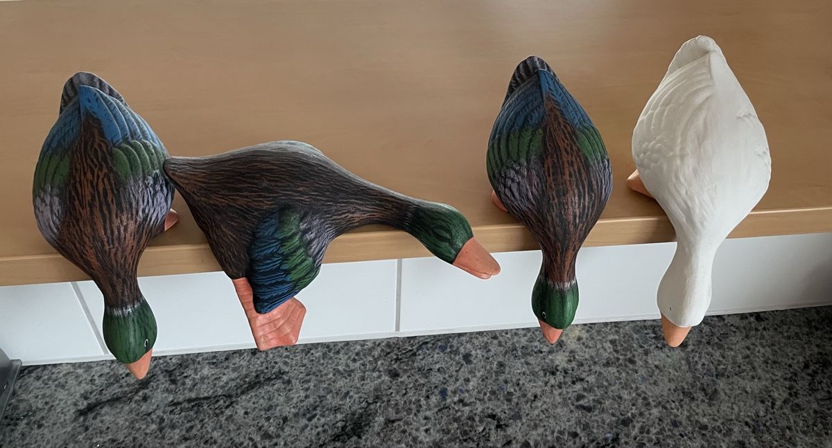 Tutte le decorazioni: Keramikfiguren, 4 Stk., Enten, Kantenhocker – Usato da Bubendorf venduto da Yoru