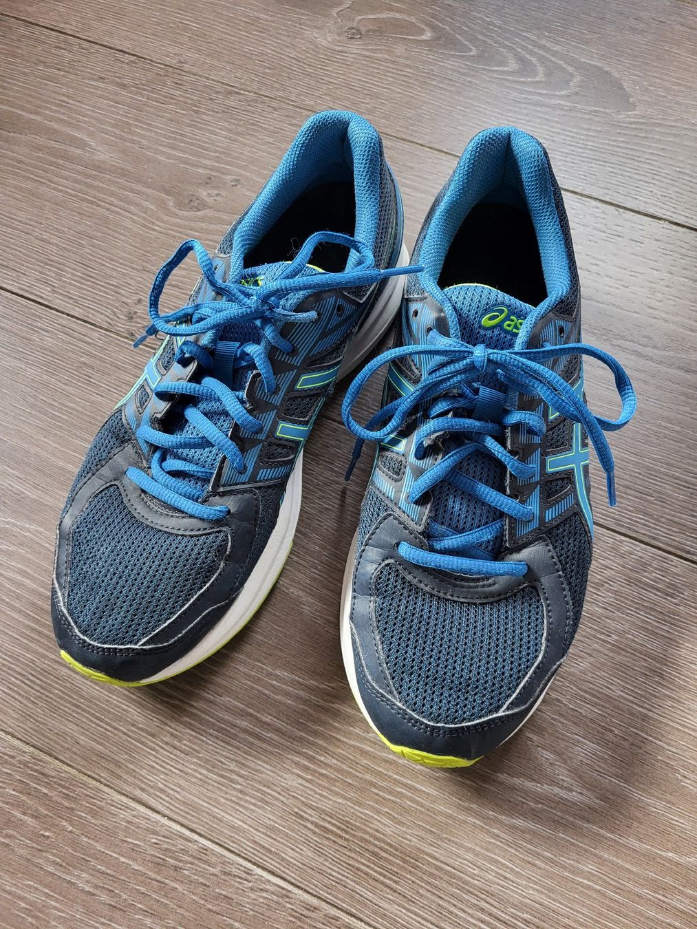 Asics Chaussures garçon: baskets de sport Asics – D'occasion à Yverdon-les-Bains par Emavid 1