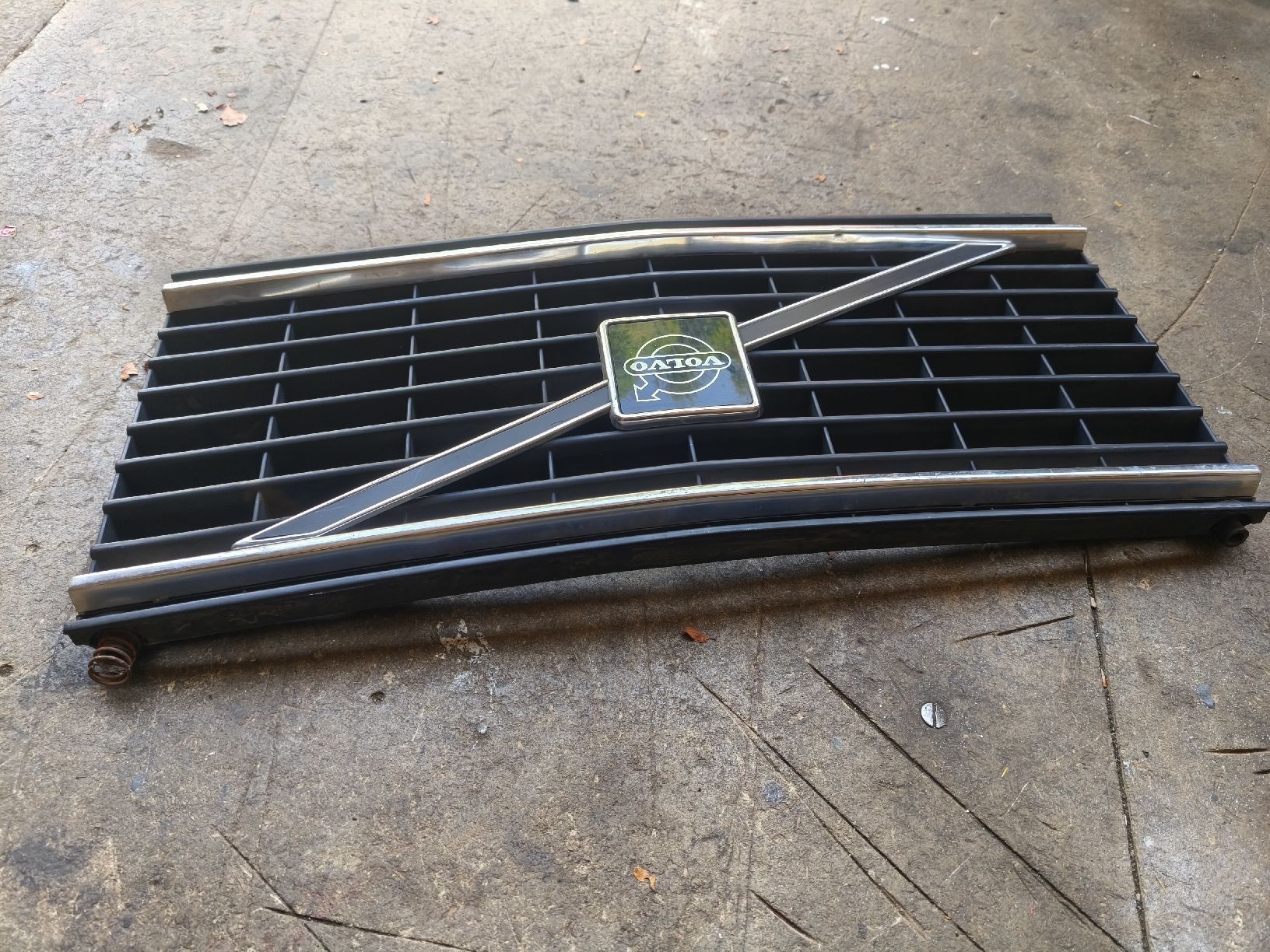 Volvo Alle Autoersatzteile: Volvo 240 Frontgrill -82 – Gebraucht aus Ernetschwil von Volvo0815 3