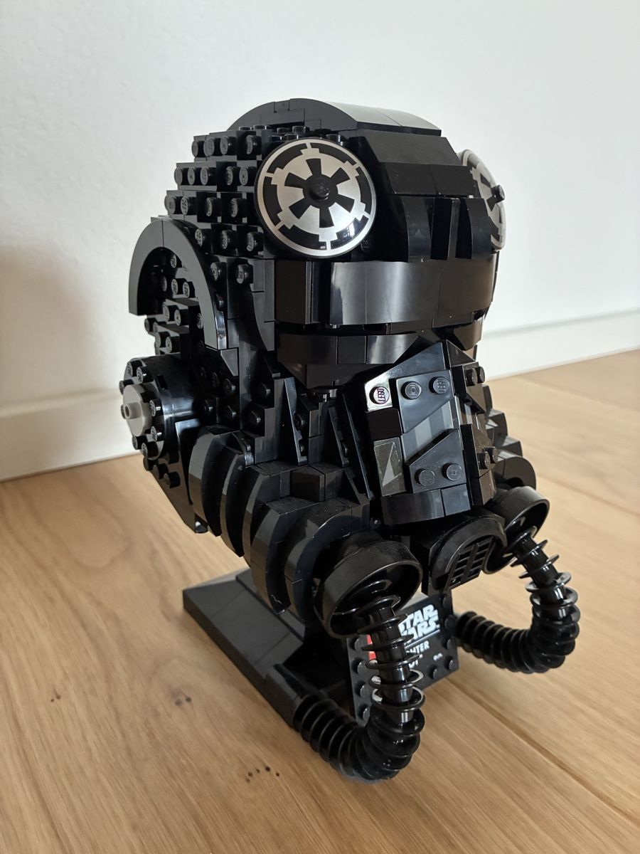 Lego Kit di costruzioni: LEGO Star Wars TIE Fighter Pilot Helm – Usato da Rütihof venduto da Rembang 2