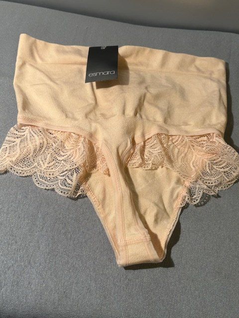 Sonstige Unterwäsche: Esmara Shapewear Formstring - STRING Mieder - Gr.44/46 - NEU – Neu und originalverpackt aus Kriegstetten von Dorothy66 1