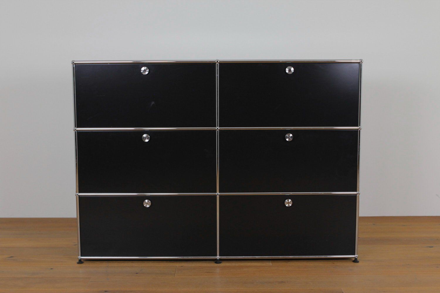 USM Scaffali: USM Haller Highboard Graphitschwarz – Nuovo (secondo la descrizione) da Affoltern am Albis venduto da StudioStandard