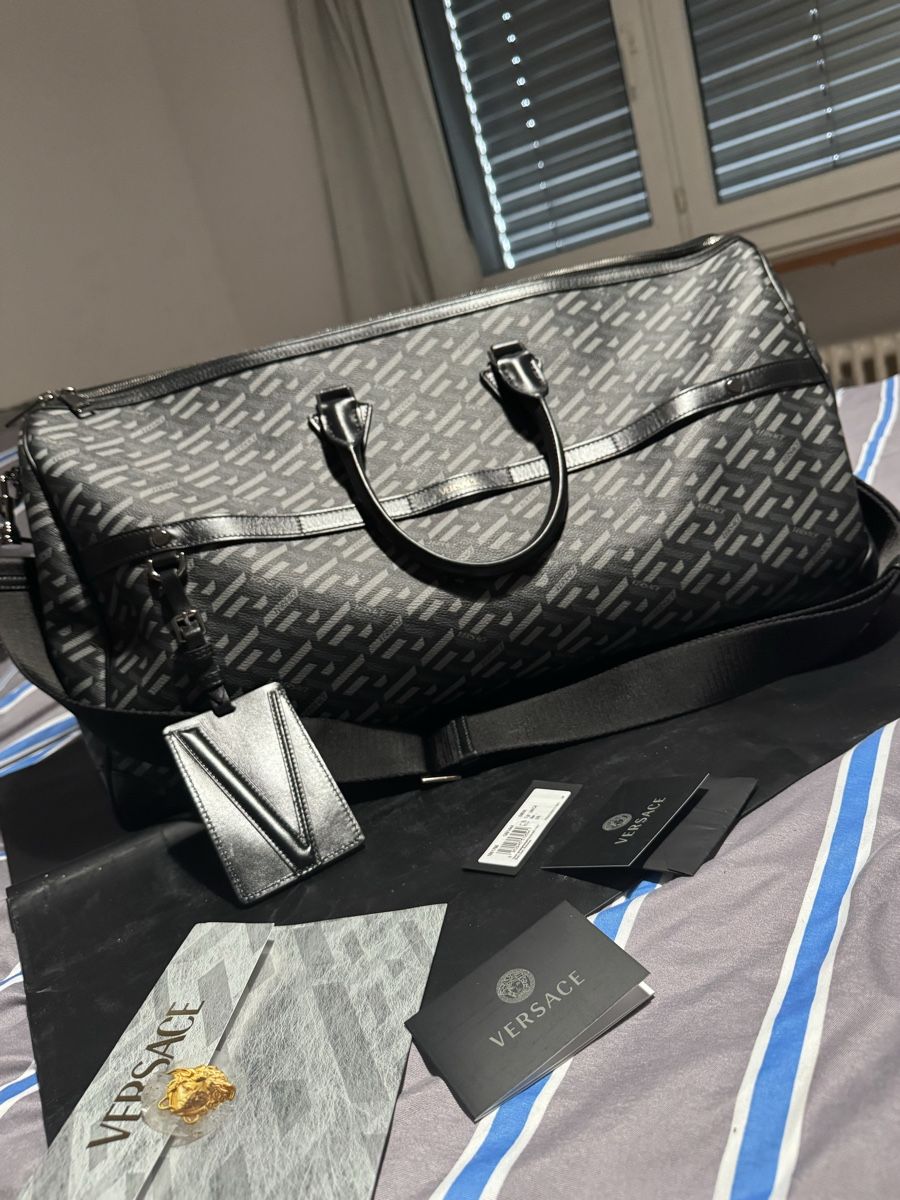 Versace Borse: Versace sac weekend la greca signature – Nuovo (secondo la descrizione) da Biel/Bienne venduto da sou_t9dm 1