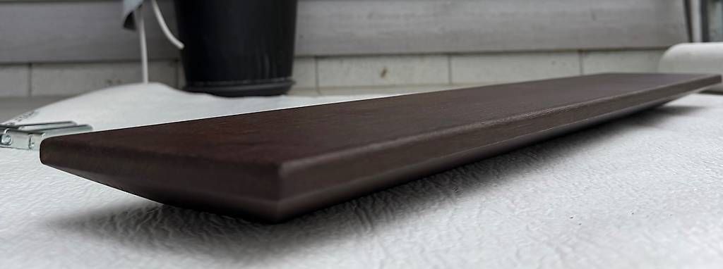 Étagères: Wandregal Schwebend Massiv Räuchereiche Schweizerkante 78cm – D'occasion à Mosnang par Lukemasterone 1