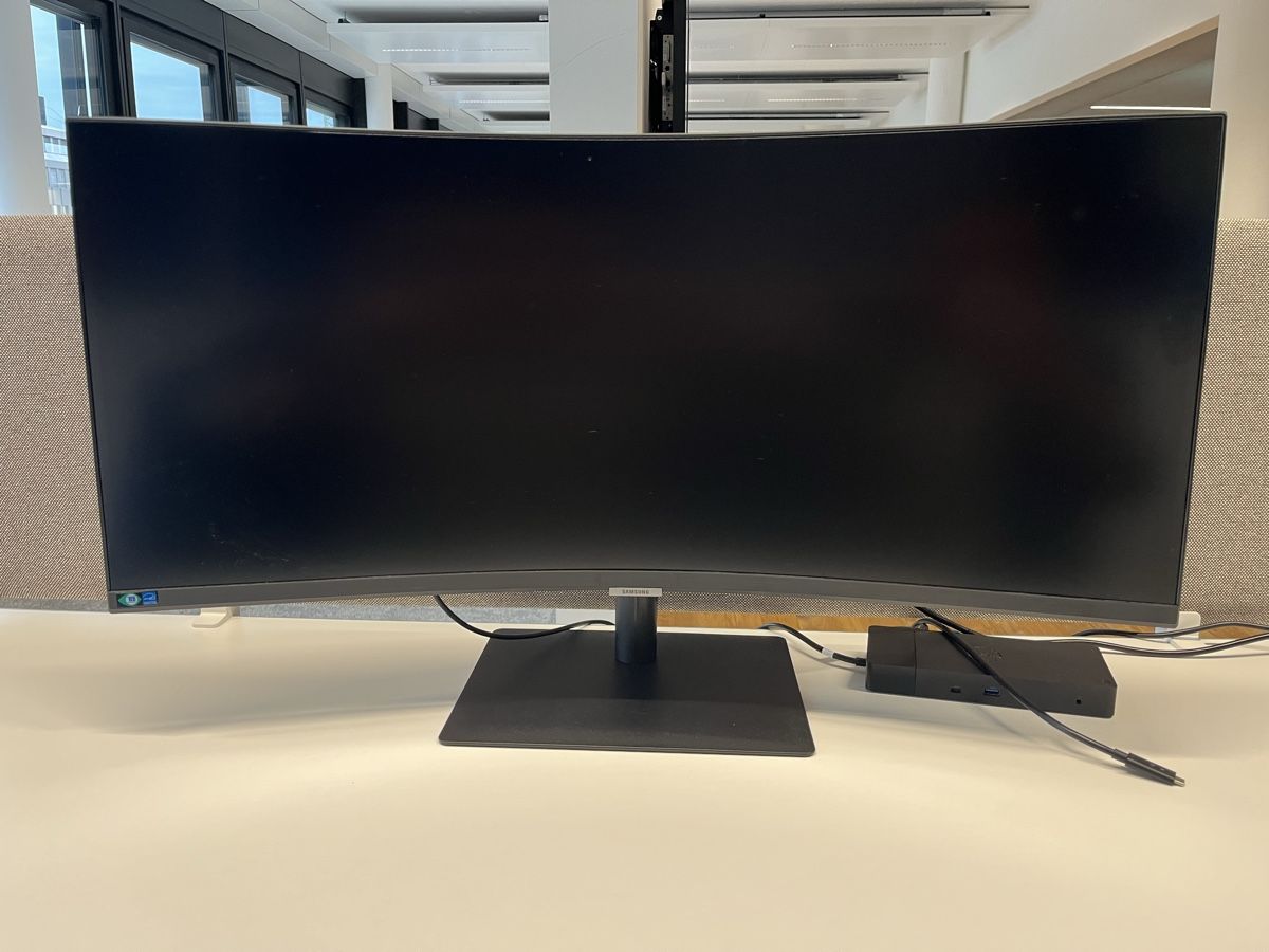 Samsung Monitor: Samsung Viewfinity S6 - S65UC, Curved, 34", Monitor – Usato da Luzern venduto da strandbar90