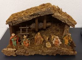*WEIHNACHTSKRIPPE* MIT FIGUREN/45 X 24/H 27CM/TIPTOP
