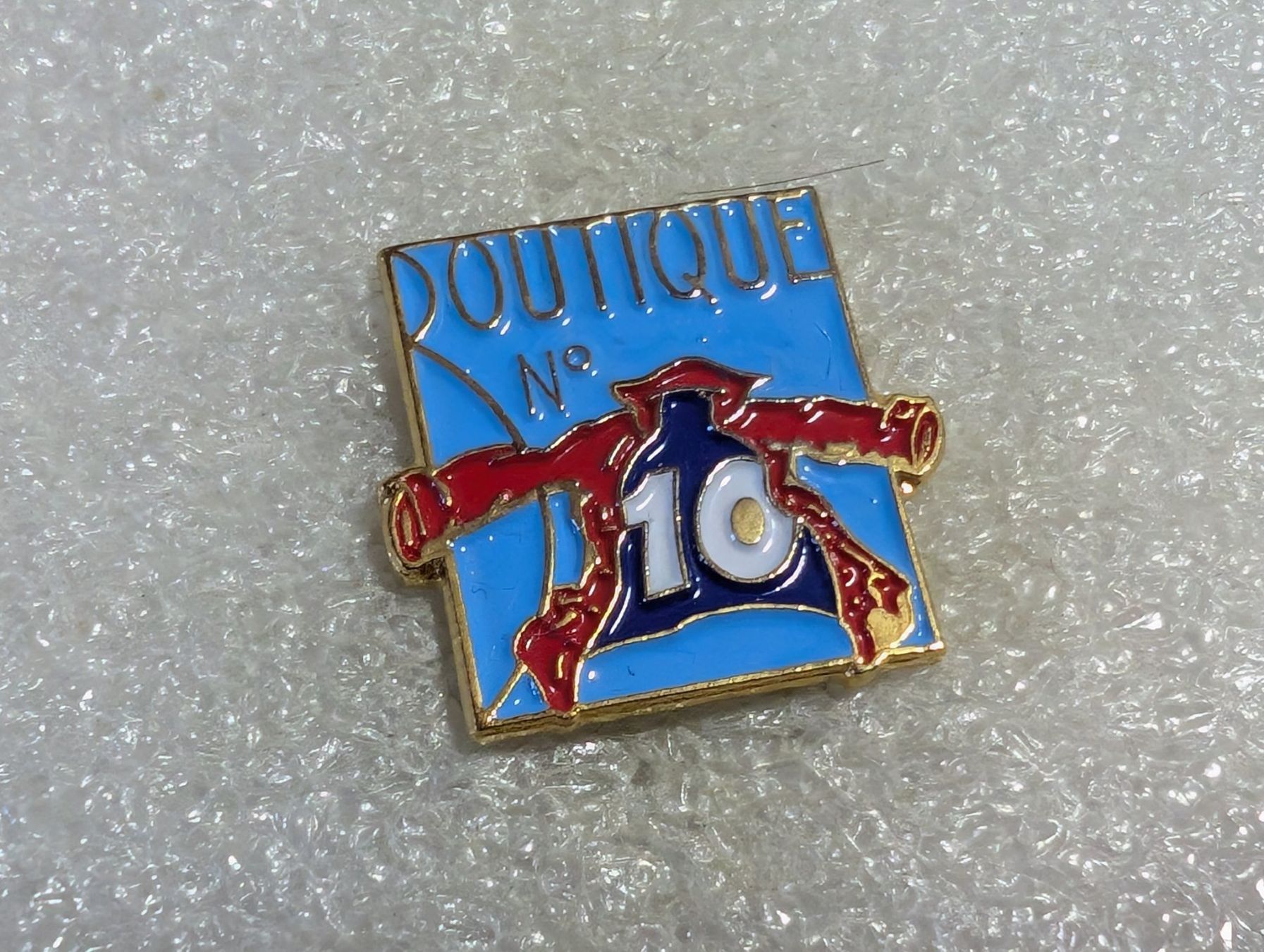 Placchette & Badge: Ansteckpin 191: Boutique Nr. 10 – Usato da Oppligen venduto da Pin-Fall-Shop
